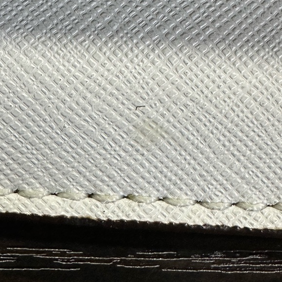 Michael Kors Wallet - Picture 10 of 10